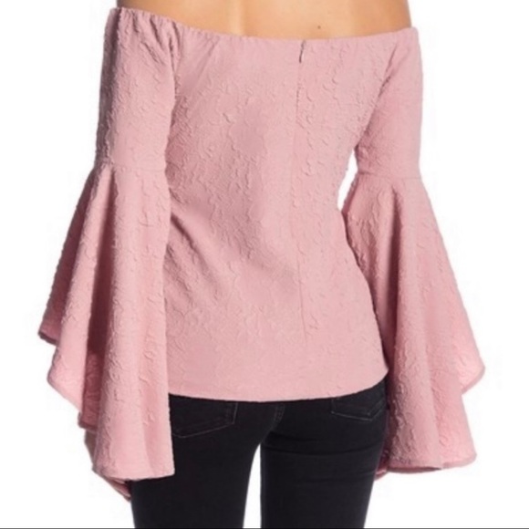 ROMEO AND JULIET COUTURE OFF THE SHOULDER BELL SLEEVE BLOUSE TOP LACE DESIGN - Picture 3 of 3